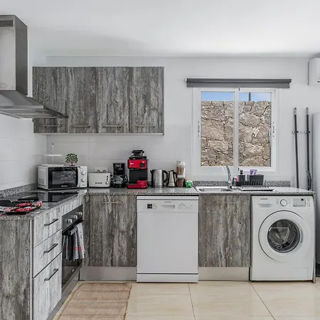 Dom wakacyjny For Lanzarote Holidays House